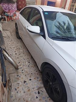 هیوندای ئەلەنترا